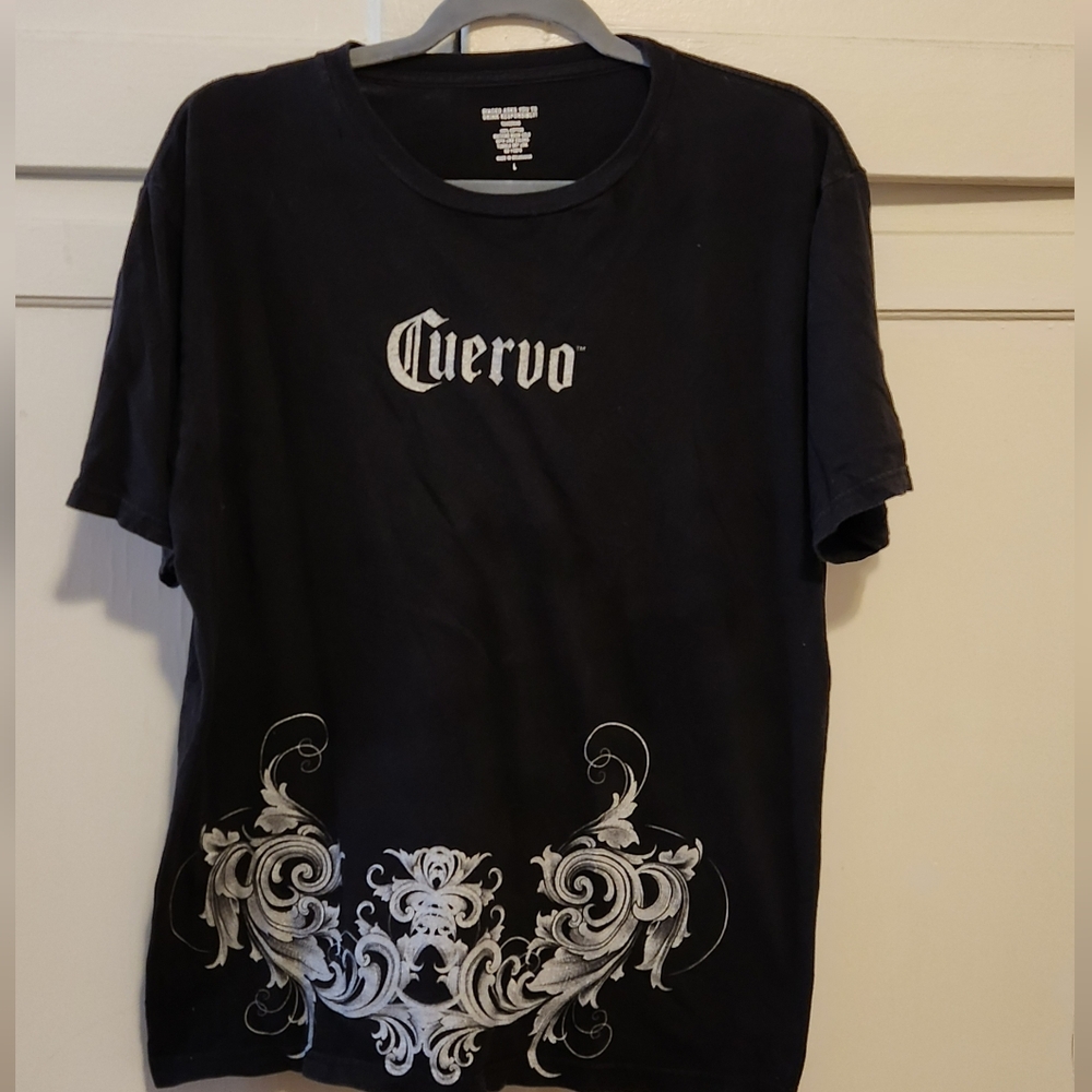 Cuervo tee- Y2K syle